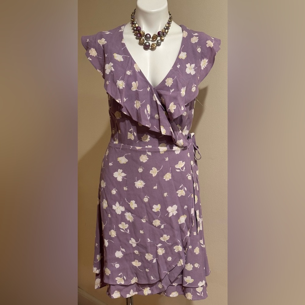 Sanctuary Purple White Yellow Wrap Tie On Side. Dress Short Flutter Sleeves Sz S
